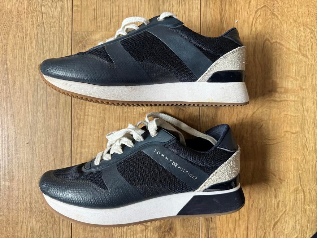 Tommy Hilfiger sneaker - blauw - mt 39, Ophalen of Verzenden, Zo goed als nieuw, Blauw, Sneakers of Gympen