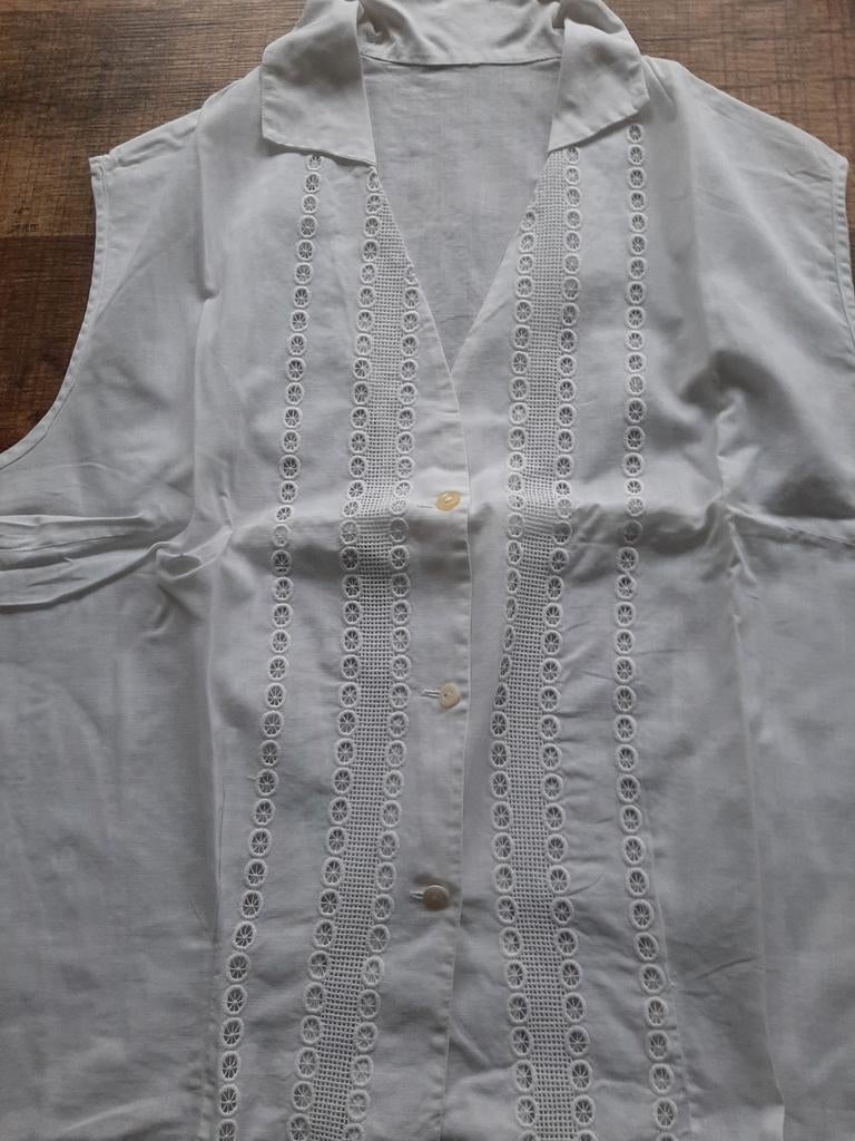 Wit blousje met broderie, Antiek en Kunst, Antiek | Kleding en Accessoires, Ophalen