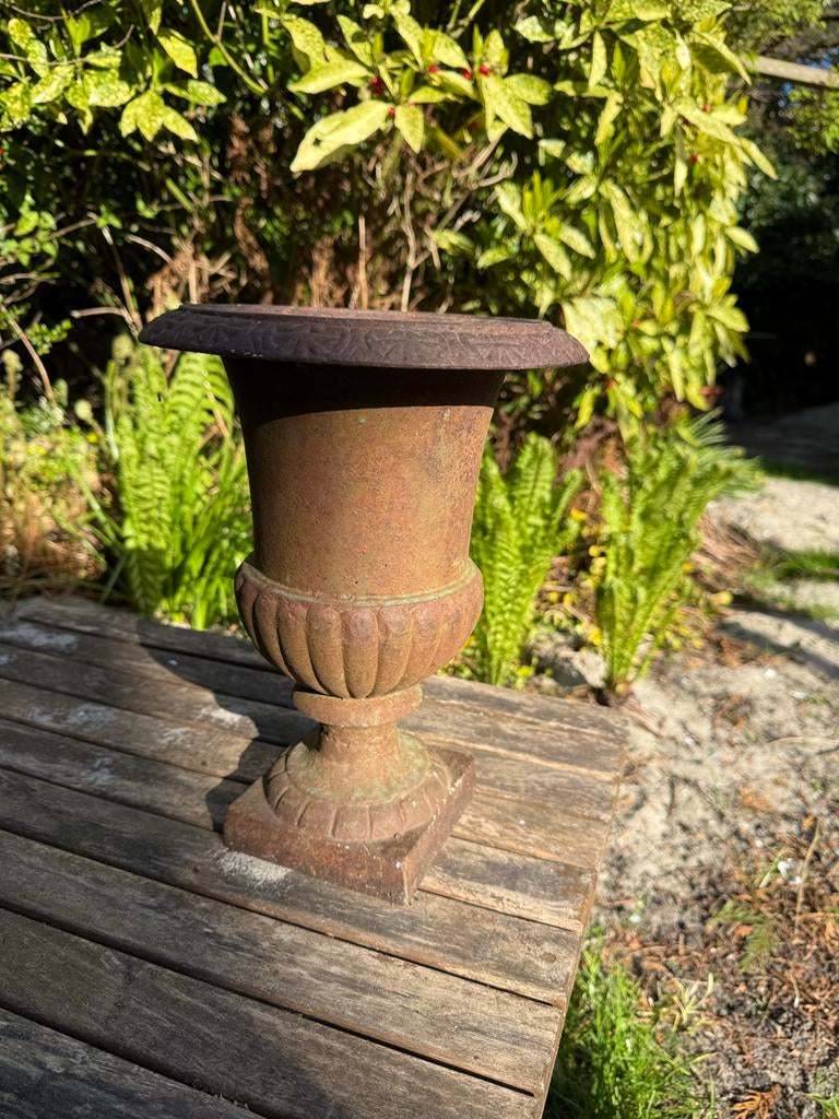 Oude gietijzeren vaas, Ophalen of Verzenden