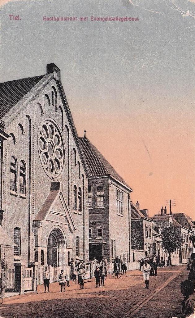 Tiel - Gasthuisstraat met evangelisatiegebouw (oud), Ophalen of Verzenden, Voor 1920, Ongelopen, Gelderland
