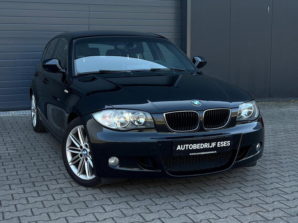 BMW 1-serie 116i Business Line |M-PAKKET|NAVI|LEDER|MF-STUUR, Auto's, 1-Serie, Euro 5, Achterwielaandrijving, Elektrische ramen