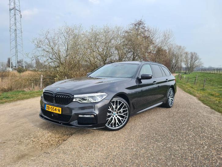 BMW 5-Serie 520d 190pk Aut 2018 Grijs M-Sport Touring VOLL, Auto's, BMW, Particulier, 5-Serie, 360° camera, ABS, Achteruitrijcamera