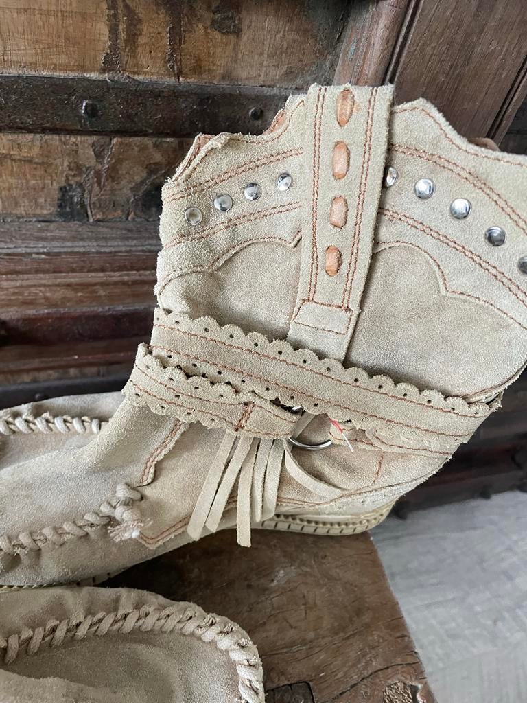 Nieuwe Suède Laarsjes 41 El Vaquero - Comfortabel & Stijlvol, Kleding | Dames, Schoenen, Verzenden, Nieuw, Beige, Lage of Enkellaarzen