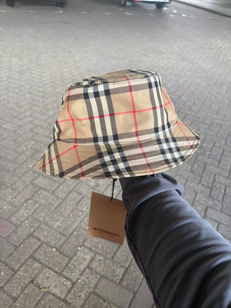 Burberry Vintage Check Bucket Hat, Ophalen of Verzenden, Zo goed als nieuw