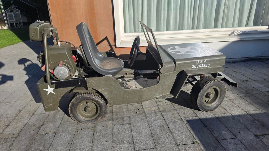 Stoere Jeep Trapauto voor Kinderen - Legergroen, Ophalen, Gebruikt, Trapvoertuig