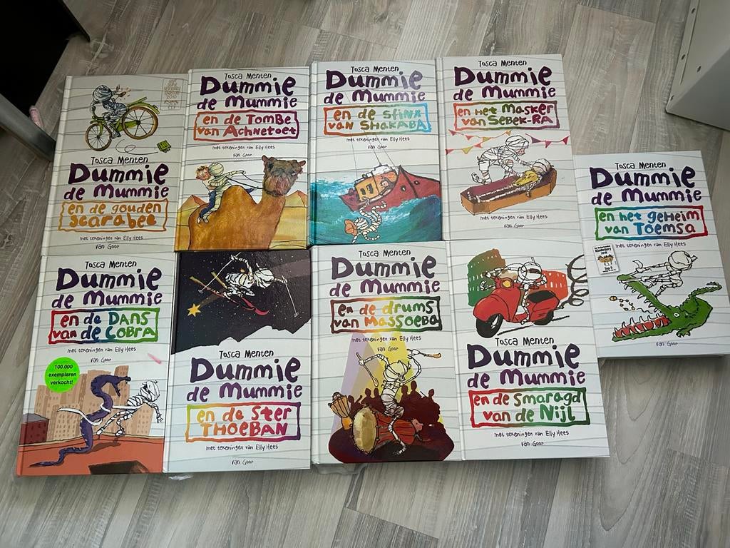 Dummie de Mummie deel 1 t/m 9 - Tosca Menten, Ophalen of Verzenden, Gelezen, Fictie algemeen