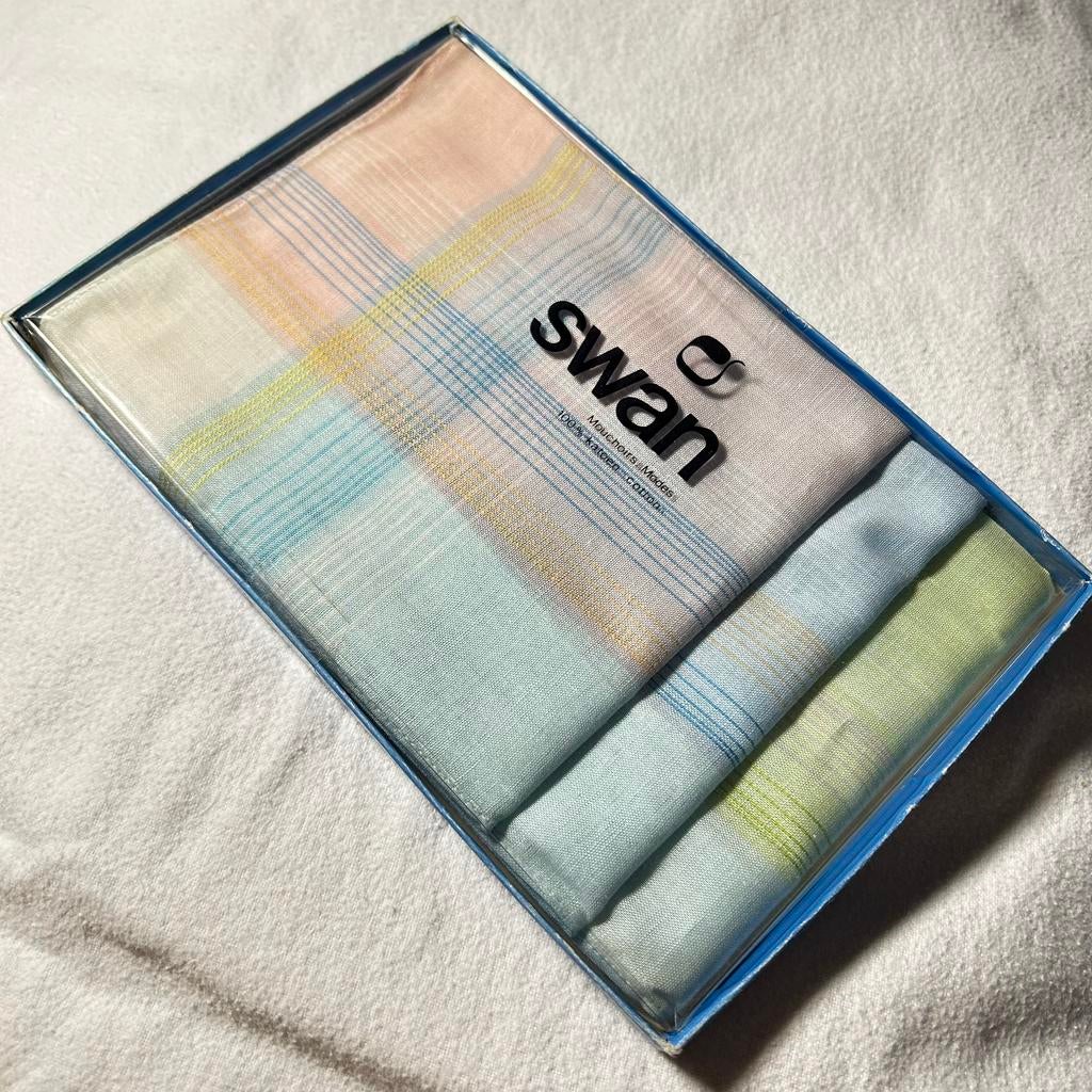 Originele doos met 3 zakdoekjes SWAN jaren ‘60, Ophalen of Verzenden