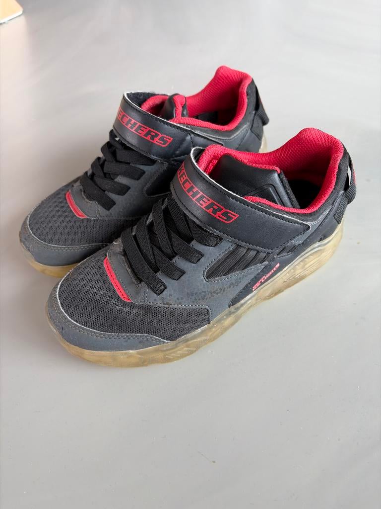 Skechers lichtgevende sneakers maat 34, Gebruikt, Jongen of Meisje, Schoenen, Ophalen of Verzenden
