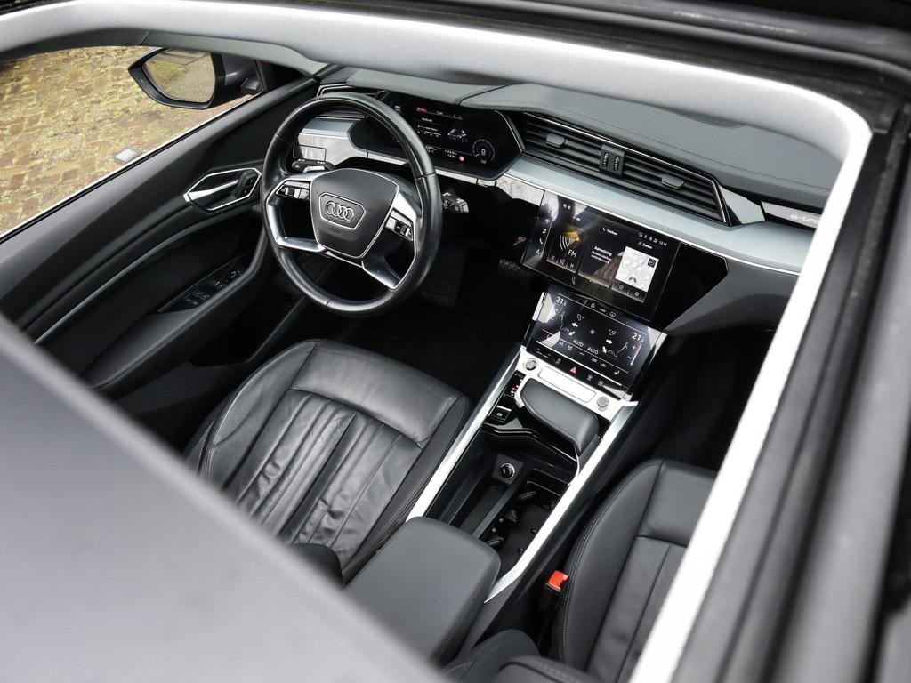 Audi e-tron 50 quattro Business edition Plus 71 kWh 3-Fase 2, 12 maanden, USB, Zwart, 71 kWh