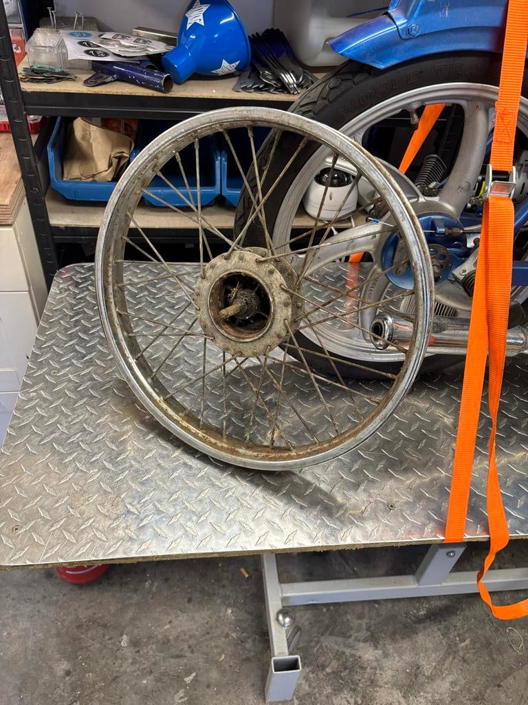 Spaakvoorwiel klassieke brommer, vermoedelijk Puch Maxi, Fietsen en Brommers, Ophalen of Verzenden, Gebruikt, Overige typen
