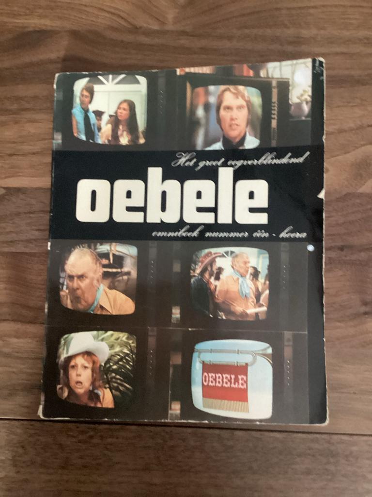 - Het Groot oogverblindend Oebele Omniboek, Ophalen of Verzenden, Gelezen, Nederland