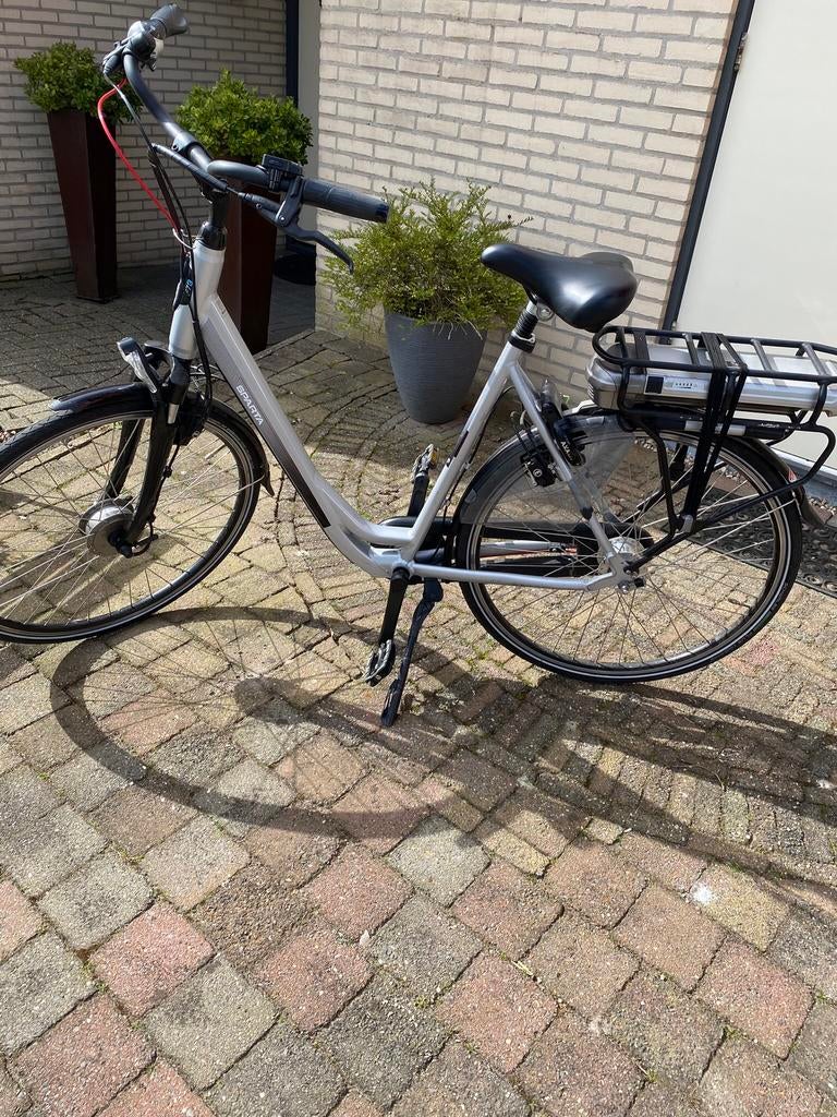 Electrische fiets Sparta, Fietsen en Brommers, Elektrische fietsen, Sparta, Gebruikt, Ophalen of Verzenden, 50 km per accu of meer