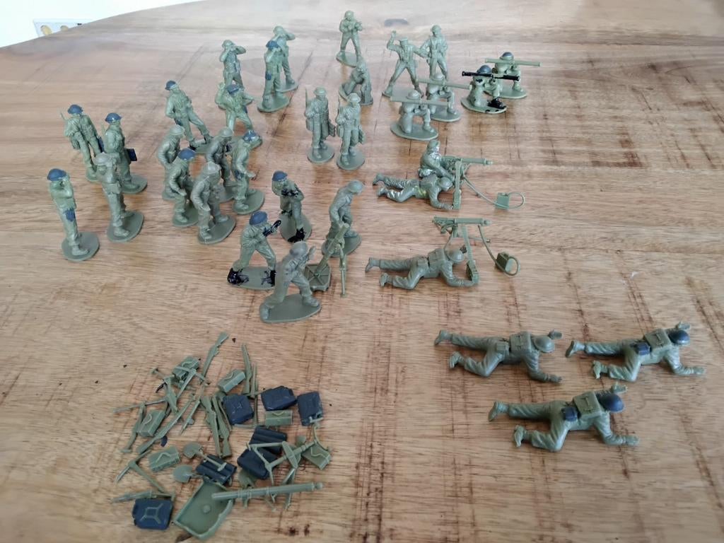 Airfix 1:32, Brits leger, soldaten, 34st met veel attributen, Ophalen of Verzenden, Gebruikt
