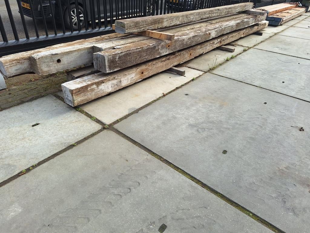 Hardhouten  lange palen balken Circa  20x20cm, Tuin en Terras, Palen, Balken en Planken, Ophalen of Verzenden, 250 cm of meer