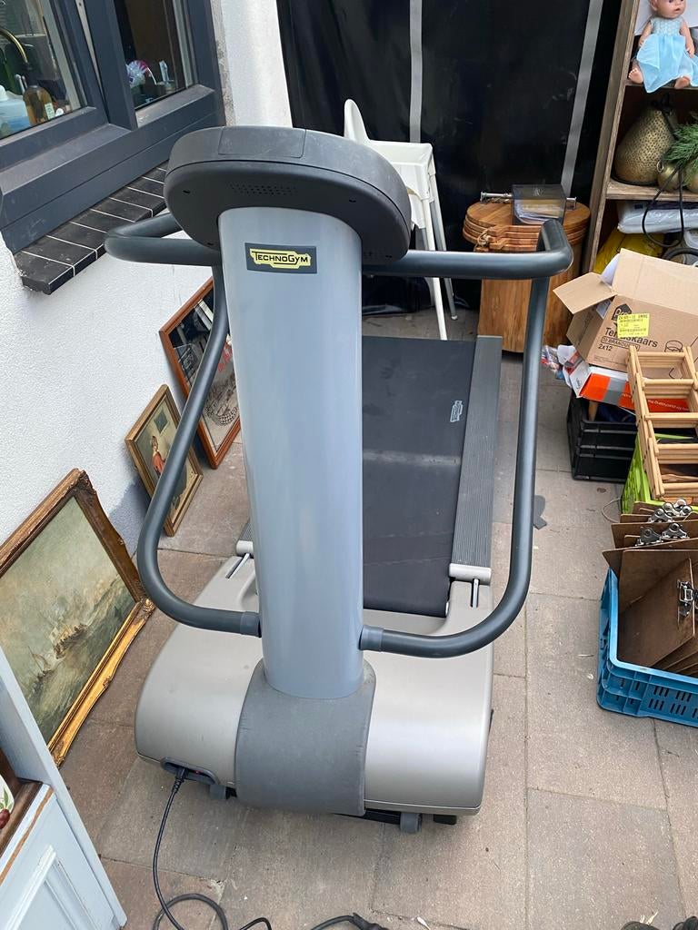 Technogym Loopband - Professionele Kwaliteit, Sport en Fitness, Fitnessapparatuur, Gebruikt, Loopband, Benen, Metaal, Ophalen of Verzenden