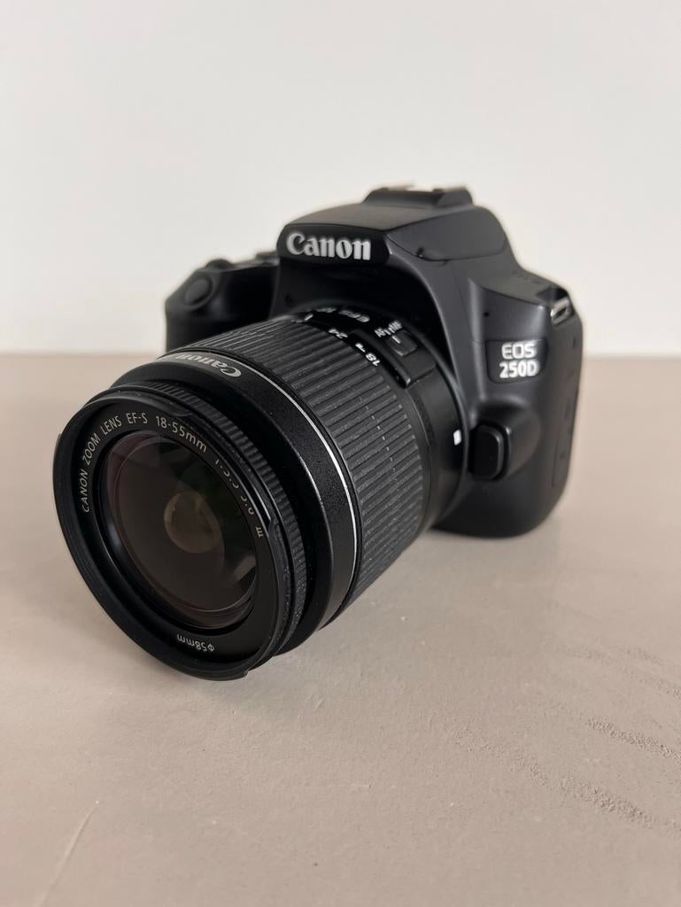 Canon EOS 250D spiegelreflexcamera, Spiegelreflex, Canon, Ophalen of Verzenden, Zo goed als nieuw