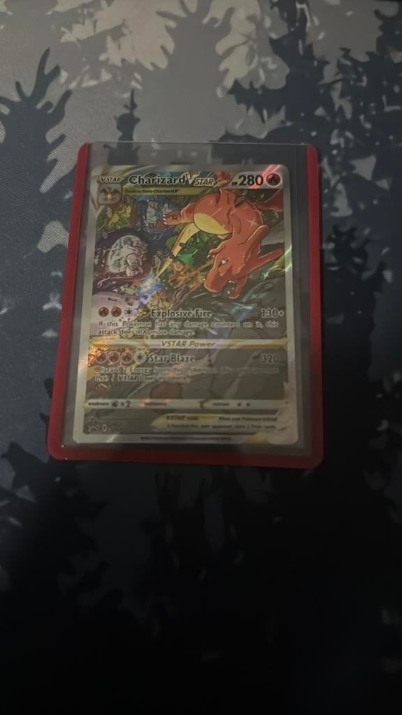 Charizard V star, Ophalen of Verzenden, Zo goed als nieuw