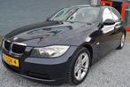 BMW 3-serie 318i Business Line Airco Aut 5Drs Stuurbekrachti, Auto's, Automaat, Blauw, Parkeersensor, Sedan