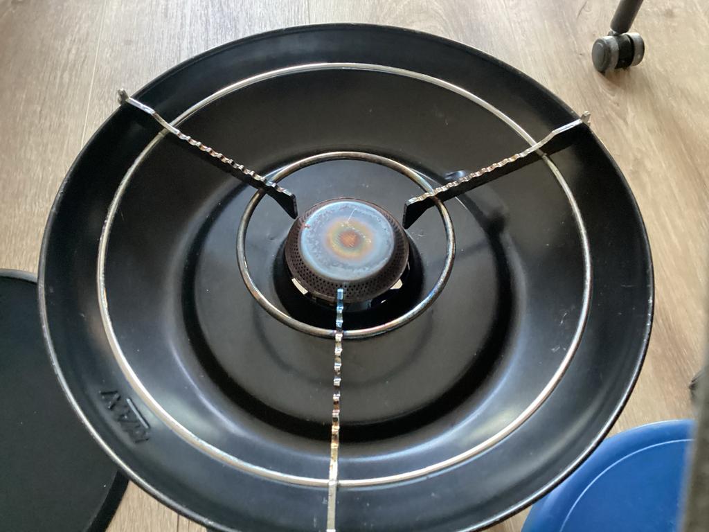 Campinggas Barbecue & kooktoestel met platen en tas, Ophalen of Verzenden, Zo goed als nieuw