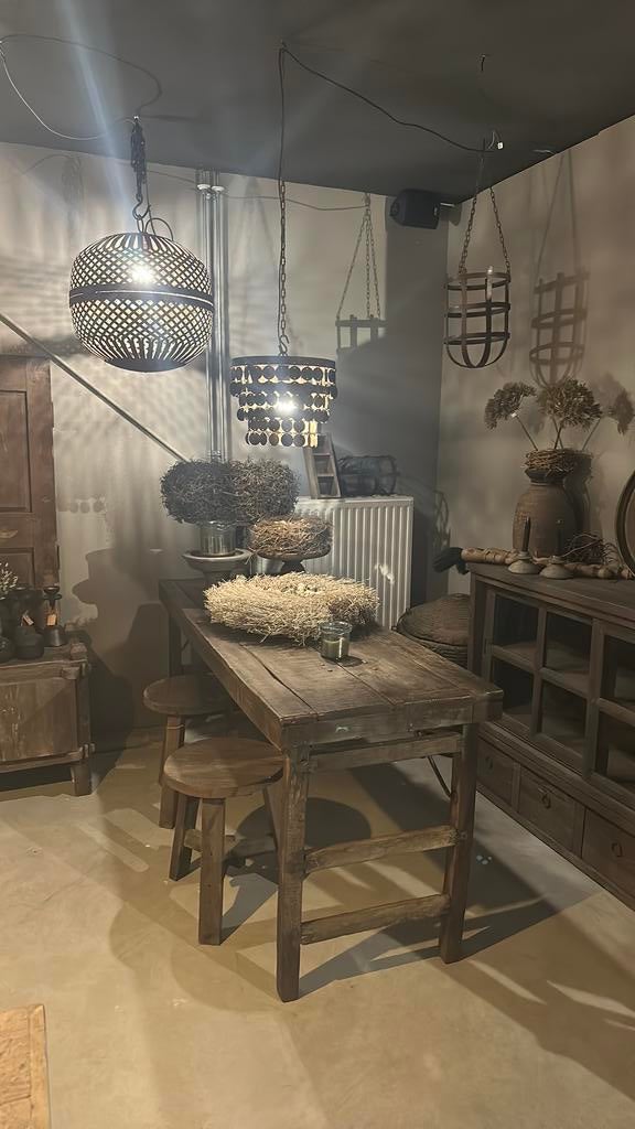 Stoere oude markttafel uit india, Ophalen