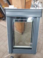 Zgan velux ggl ck02 met elektrisch verduisterend rolgordijn, Raamkozijn, Zo goed als nieuw, 75 tot 150 cm, Hout