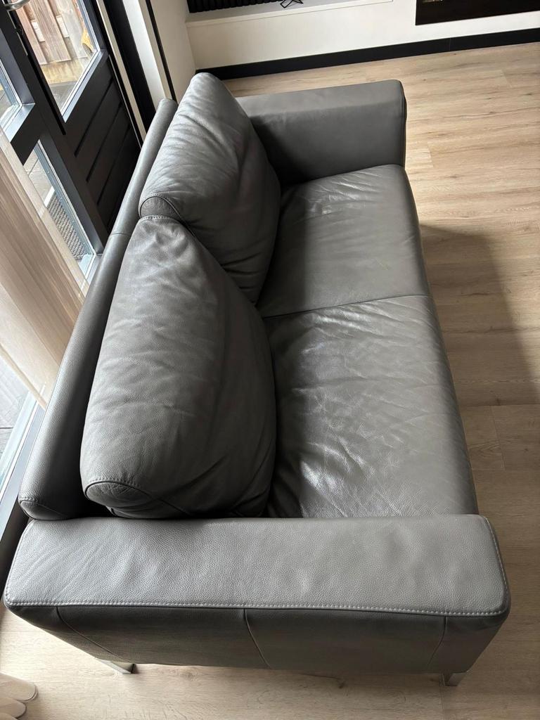 2 grijze echte leren banken., Huis en Inrichting, Banken | Bankstellen, Ophalen, 150 tot 200 cm, Driepersoons, Zo goed als nieuw