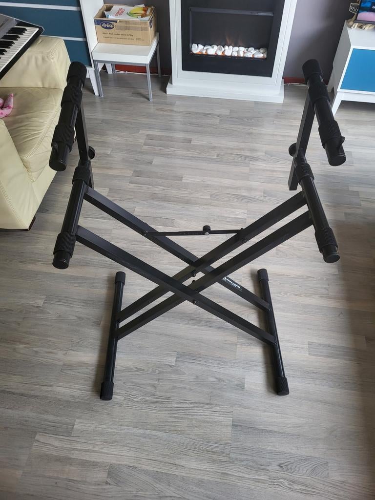 Keyboard standaard 2 tiers, Ophalen of Verzenden, Gebruikt, Instrumentstandaard, Keyboard of Synthesizer