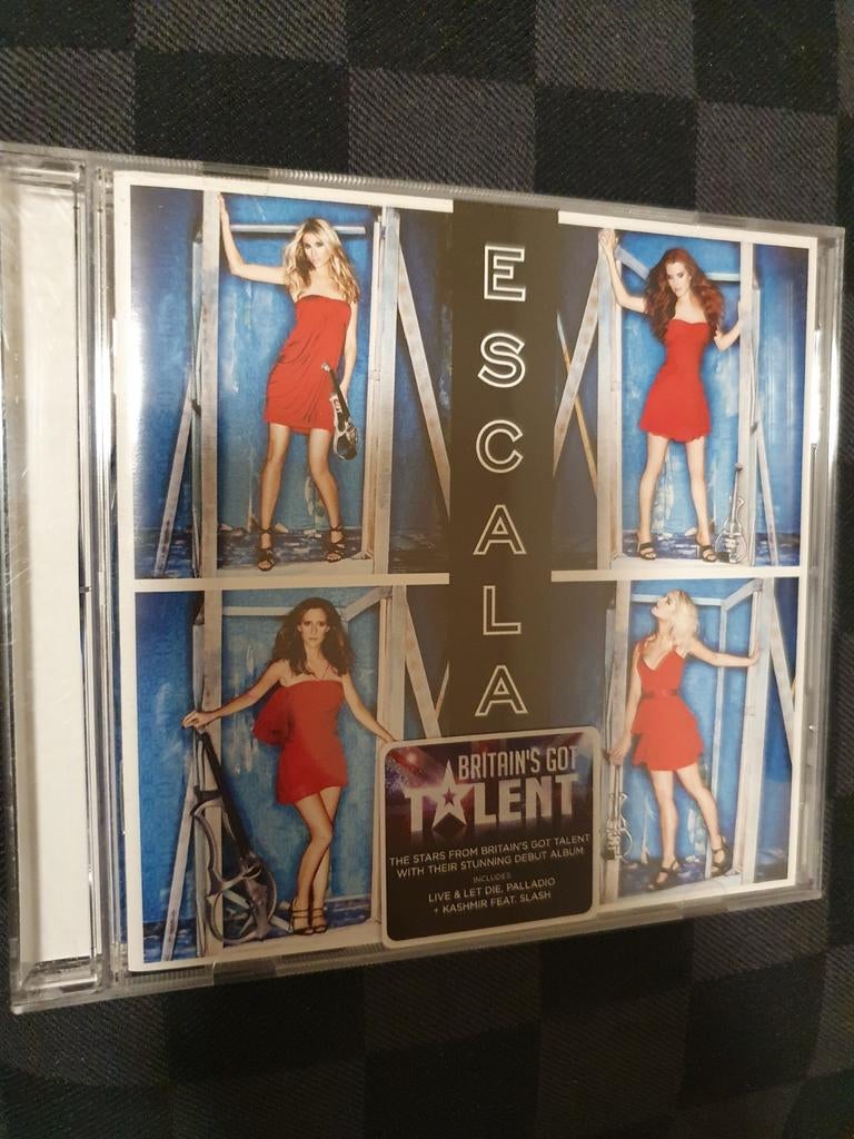 Escala feat slash (uk), Verzenden