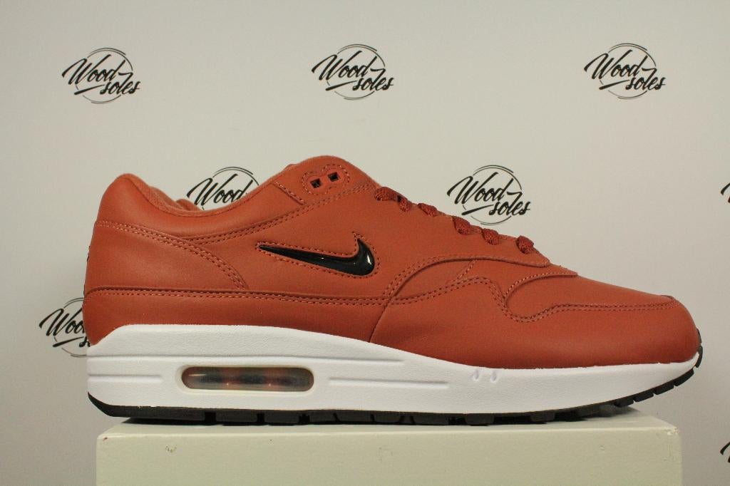 Nike Air Max 1 Jewel Dusty Peach - 45, Kleding | Heren, Schoenen, Overige kleuren, -, Verzenden, -