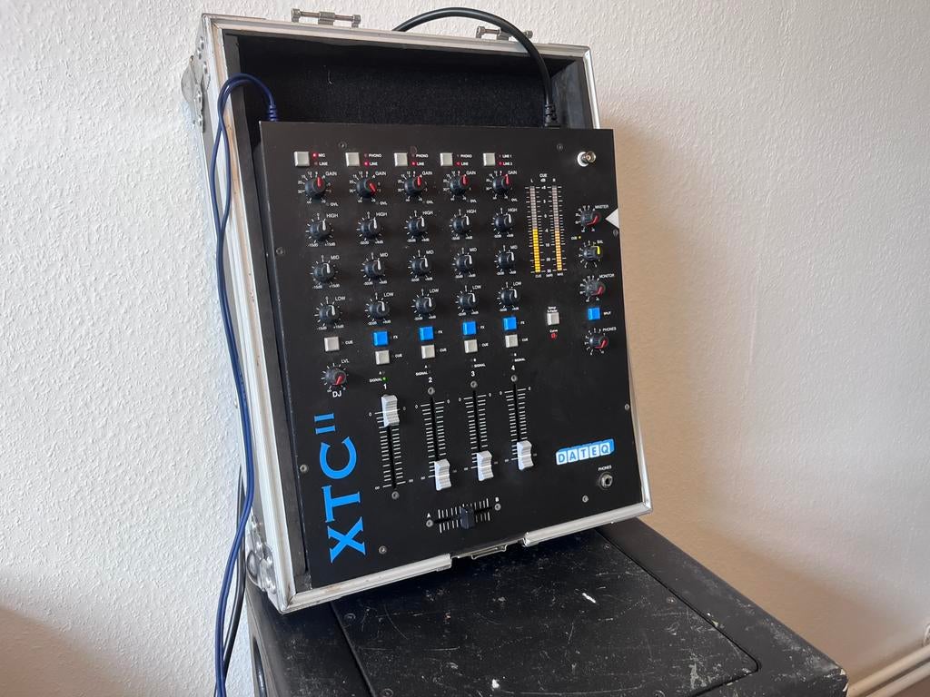 DATEQ XTCII XTC2 mixer in flightcase - ALS NIEUW (XTC 2), Ophalen of Verzenden, Zo goed als nieuw, 5 tot 10 kanalen, Microfooningang