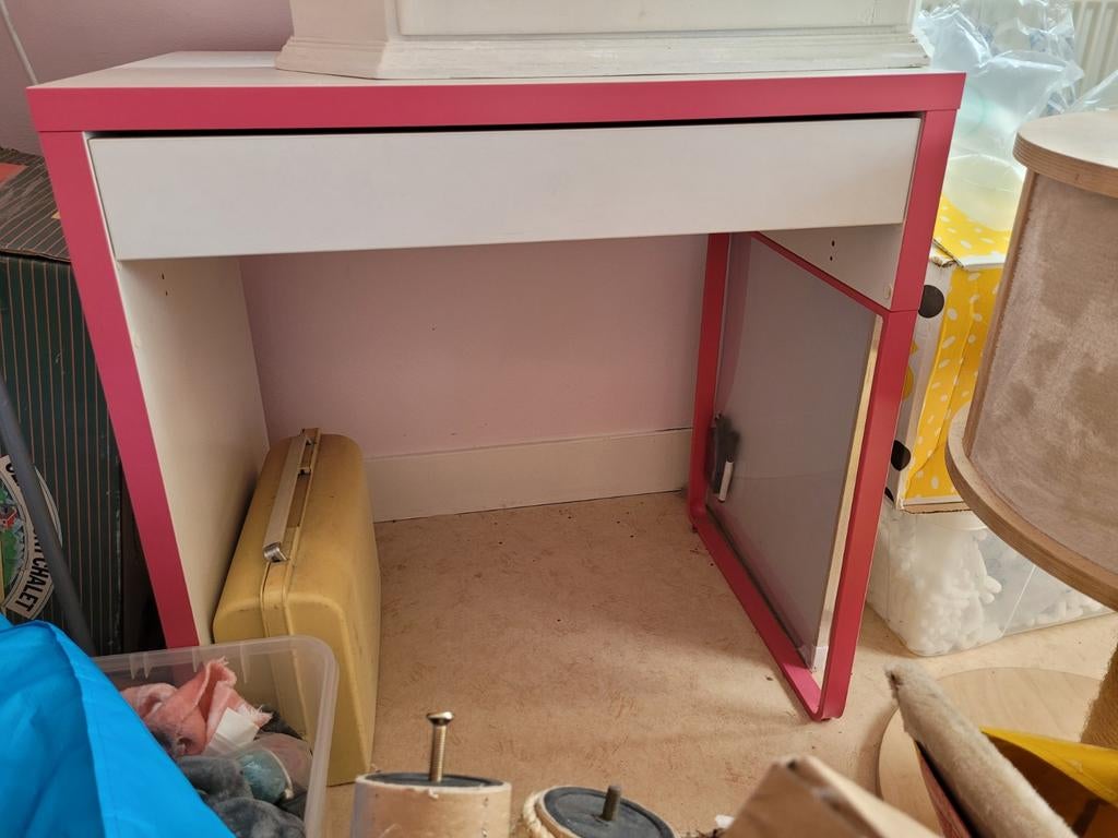 ikea micke bureau wit roze met lade, Huis en Inrichting, Bureaus, Ophalen, Gebruikt