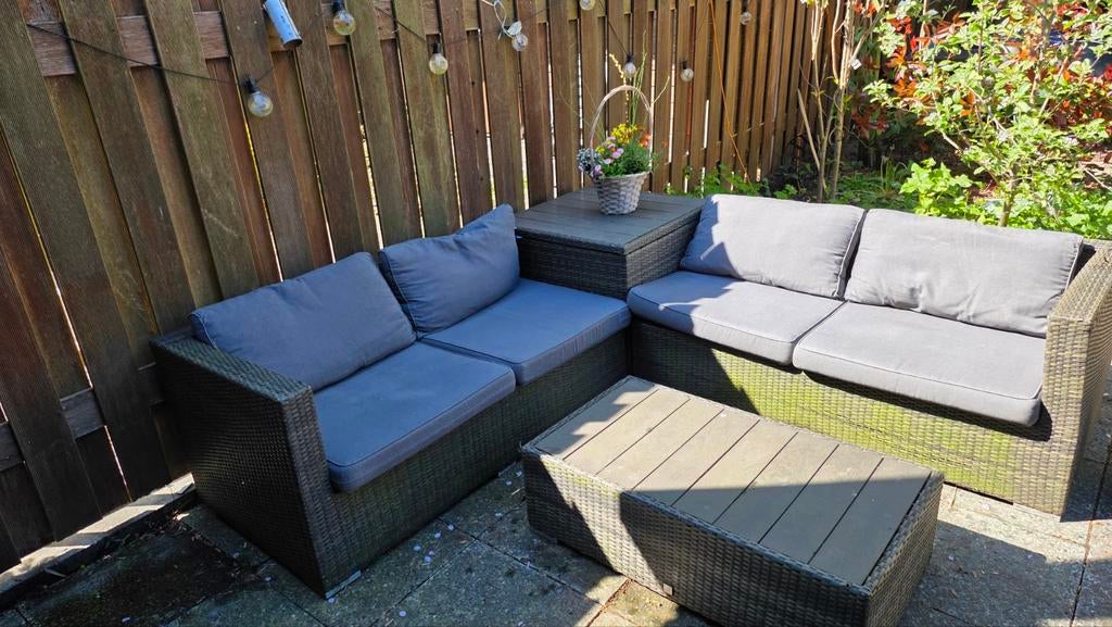 Wicker loungebank met kussens, Tuin en Terras, Ophalen, Wicker, Bank, 4 zitplaatsen