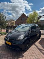 Toyota Aygo 1.0 12V | 5 deurs | Nieuwe APK | Sensors | NAP, Auto's, Toyota, Voorwielaandrijving, 4 stoelen, Origineel Nederlands
