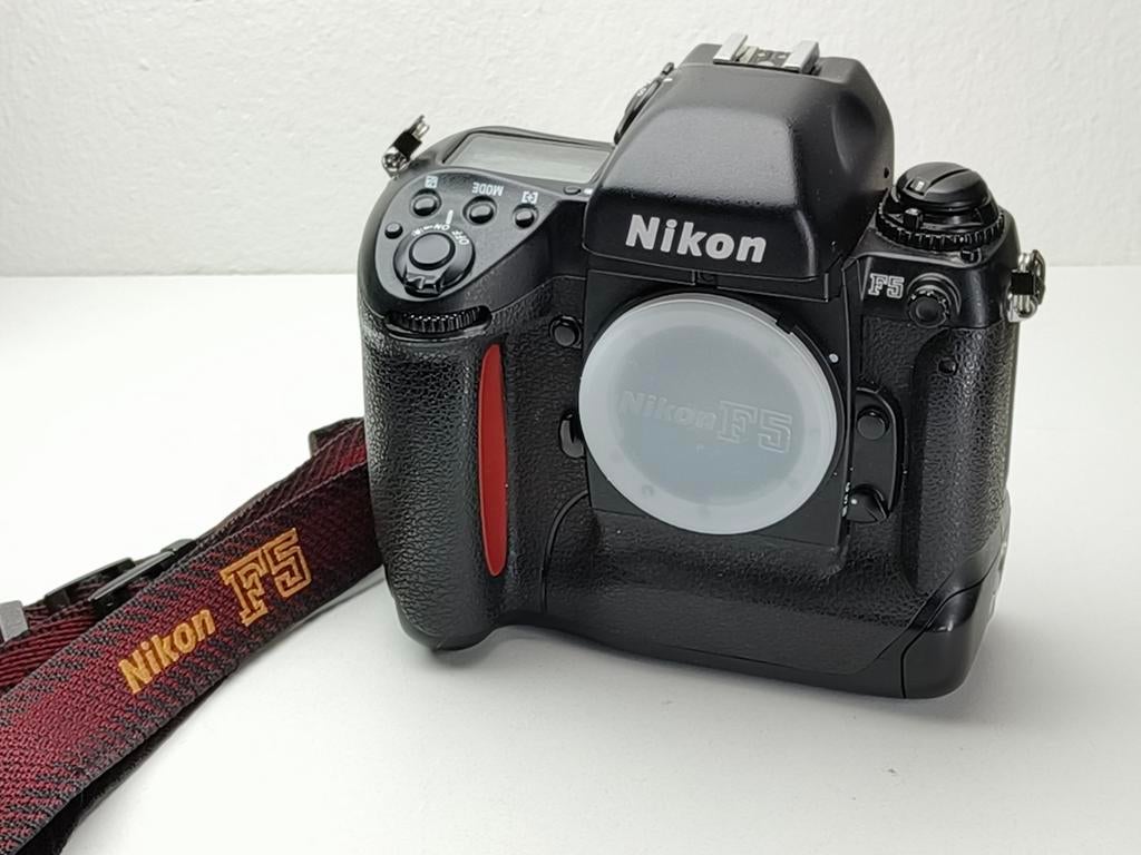 Nikon F5 met originele dop en strap, Audio, Tv en Foto, Fotocamera's Analoog, Ophalen of Verzenden, Gebruikt, Spiegelreflex, Nikon