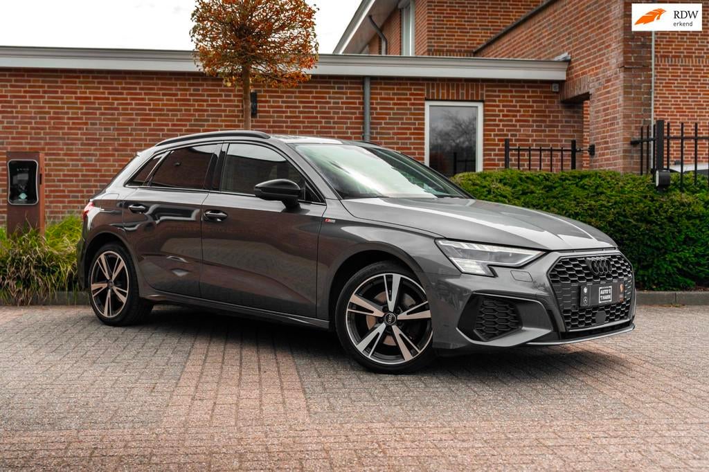 Audi A3 Sportback 40 TFSI e S-Line B&O Leder Black Optic Cam, Gebruikt, Zwart, 4 cilinders, 1535 kg