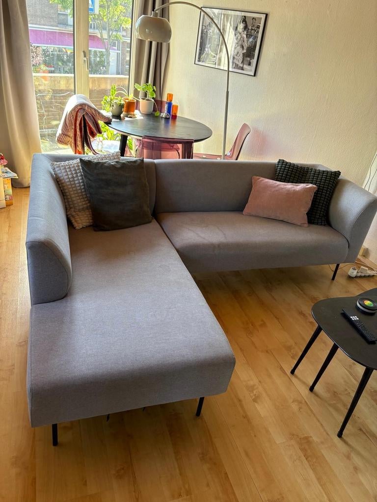 Moderne grijze hoekbank, Huis en Inrichting, Banken | Bankstellen, Ophalen, Modern, Scandinavisch, Hoekbank, Zo goed als nieuw
