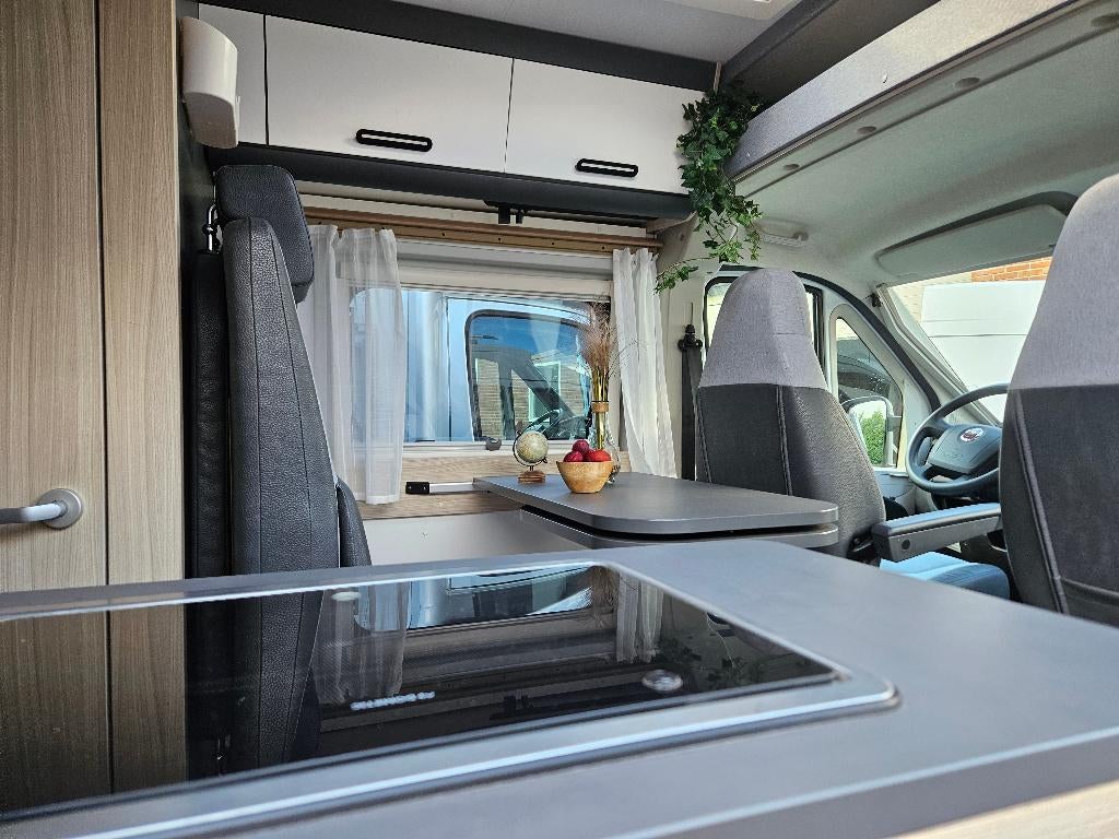 Caravans And Camping Sun