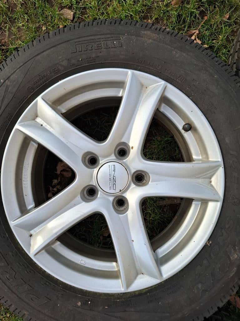 Anzio velgen met Pirelli winterbanden 215/65 R16, Auto-onderdelen, Ophalen, Winterbanden, Banden en Velgen