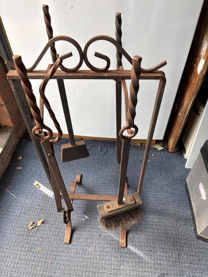 Antieke smeedijzeren haardset - 4-delig, Huis en Inrichting, Haarden, Gebruikt, Overige soorten, Ophalen