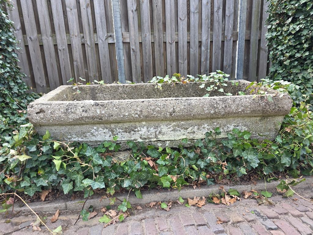 Oude stenen trog, Ophalen