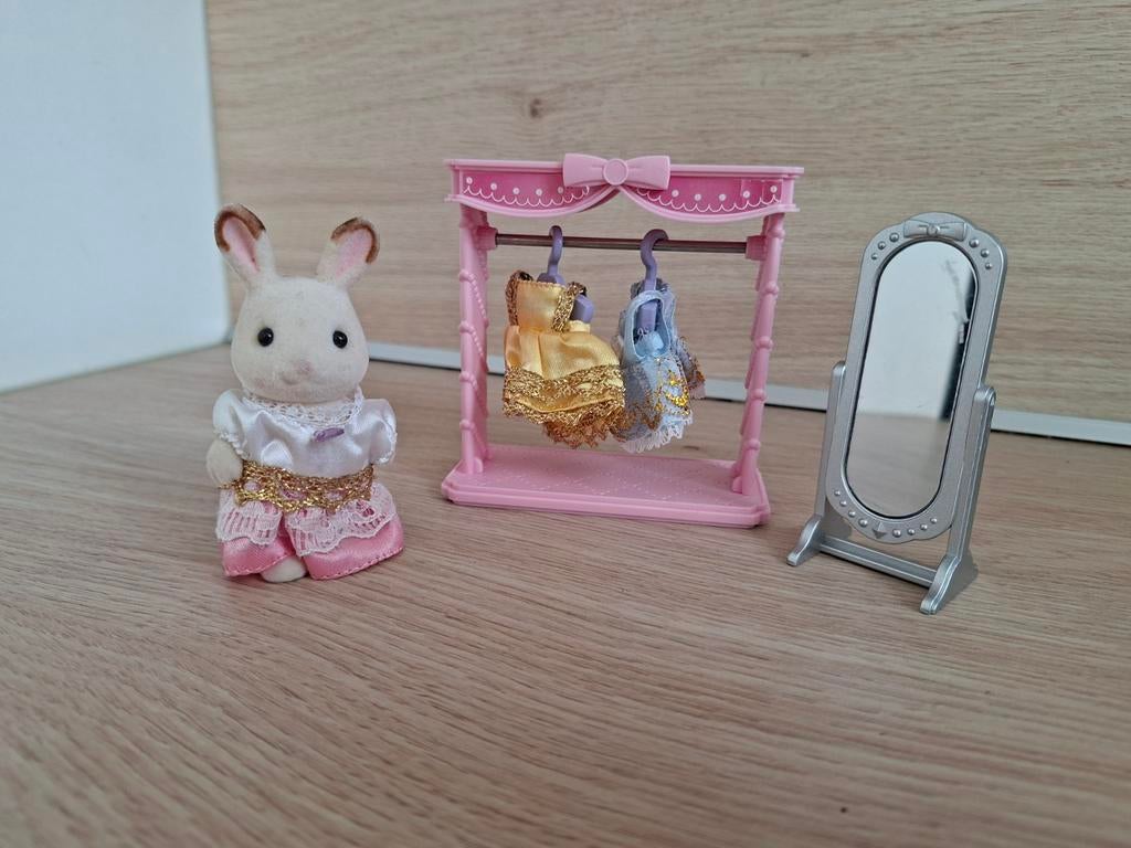 Sylvanian Families konijn met kledingrek en spiegel, Ophalen of Verzenden