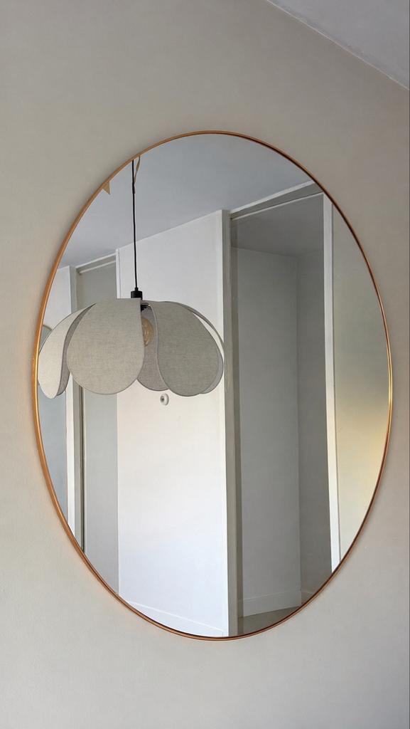 Grote ronde spiegel met gouden metalen lijst (D120 cm), Huis en Inrichting, Woonaccessoires | Spiegels, Ophalen, 100 tot 150 cm