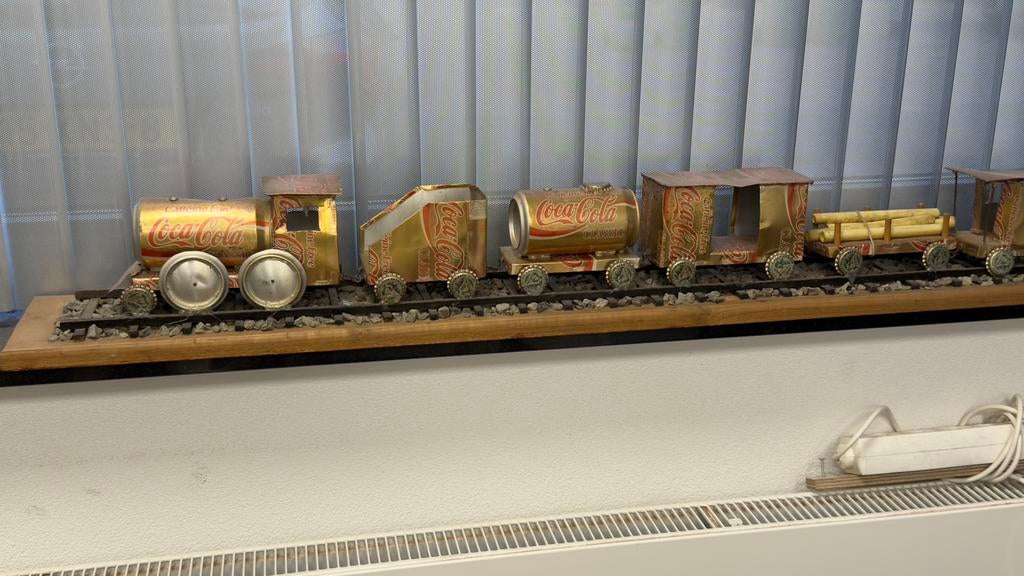 Leuke trein van coca cola blikjes gemaakt, Ophalen, Zo goed als nieuw, Overige merken
