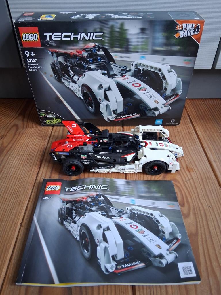 Lego technic E Porsche 42137 complete set met doos en boek, Ophalen of Verzenden, Zo goed als nieuw