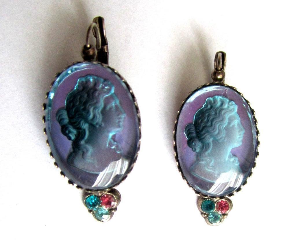 GAS BIJOUX Glas Camee Oorbellen, Sieraden, Tassen en Uiterlijk, Antieke sieraden, Oorbellen, Overige materialen, Ophalen