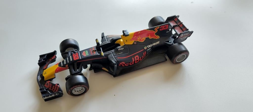 Red Bull F1 Schaalmodel 1:32 - Bburago, Ophalen of Verzenden