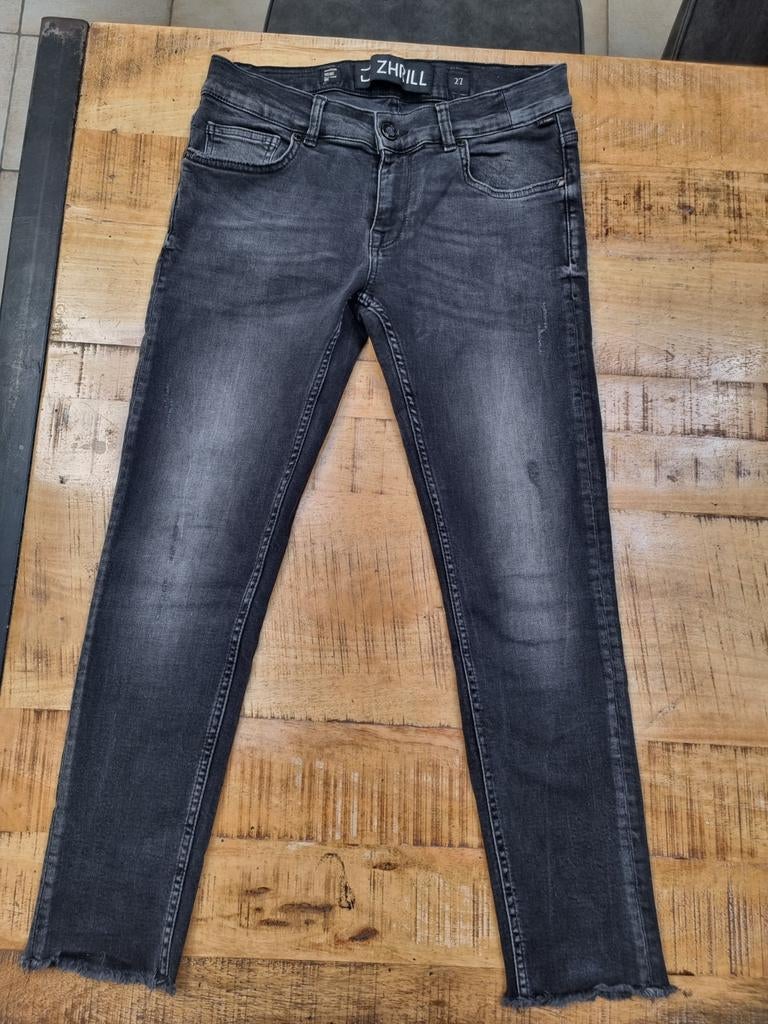Zhrill Dames Jeans Maat 27 - Stijlvolle Zwarte Denim, Ophalen of Verzenden, Zo goed als nieuw, Zwart, W27 (confectie 34) of kleiner