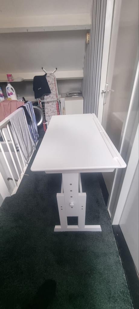 Te KOOP Bureau, Huis en Inrichting, Bureaus, Ophalen of Verzenden, In hoogte verstelbaar