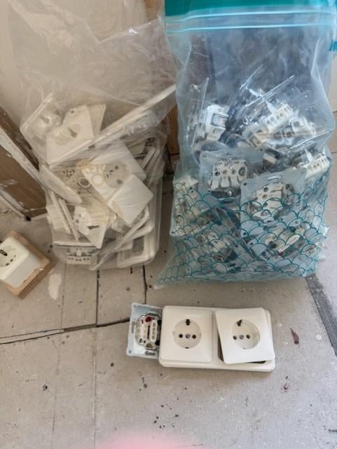 Peha stopcontacten etc, Ophalen, Nieuw, Stopcontact