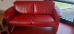 Gebruikte rode leren bank, Huis en Inrichting, Banken | Bankstellen, Gebruikt, 150 tot 200 cm, Tweepersoons, Ophalen of Verzenden